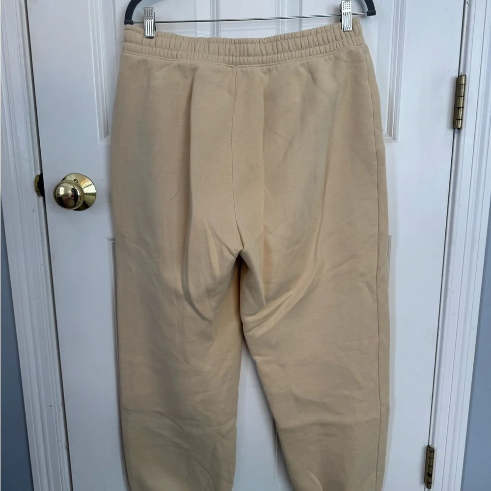 Abercrombie & Fitch Yellow Sunday Baggy Sweatpants - Picture 2 of 3